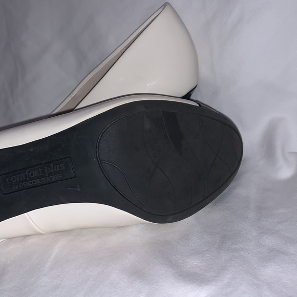 White and black low height heels - Picture 4 of 5